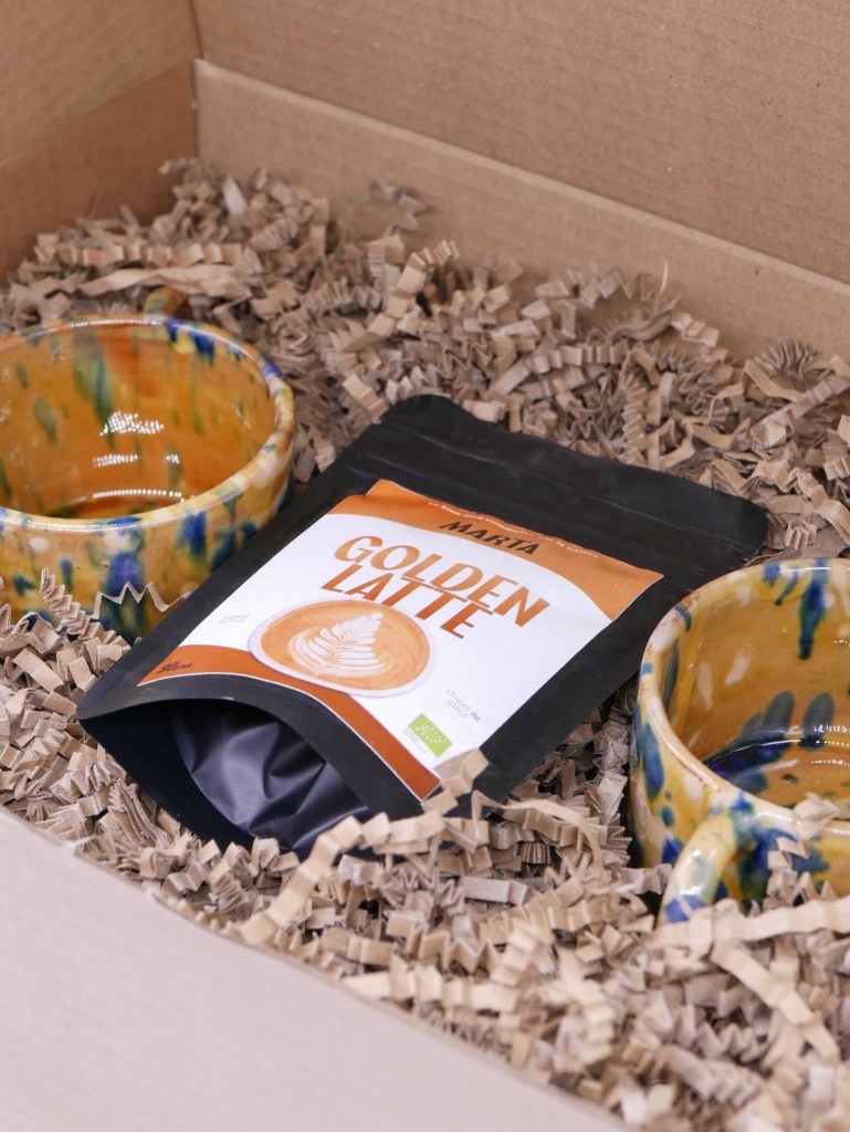 Idée cadeau - coffret golden latte bio et tasses en céramique