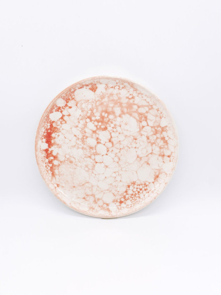 Datcha - Assiette décoré aux bulles de savon (rosé)